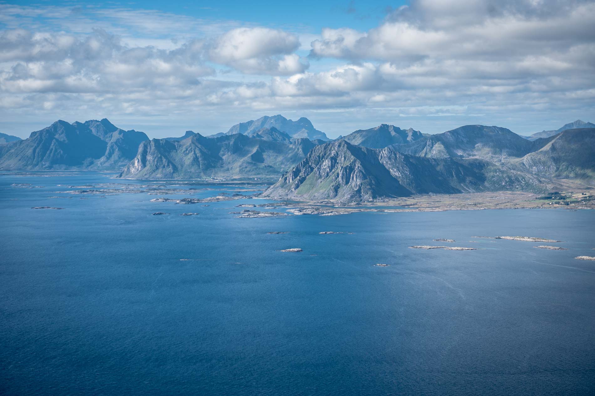 Ausblick auf den westlichen Teil der Lofoten